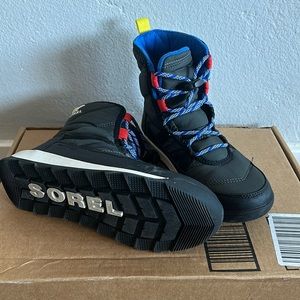 SOREL Youth Whitney II Short Lace Boot — Coal —